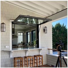 Glass Corner Image
